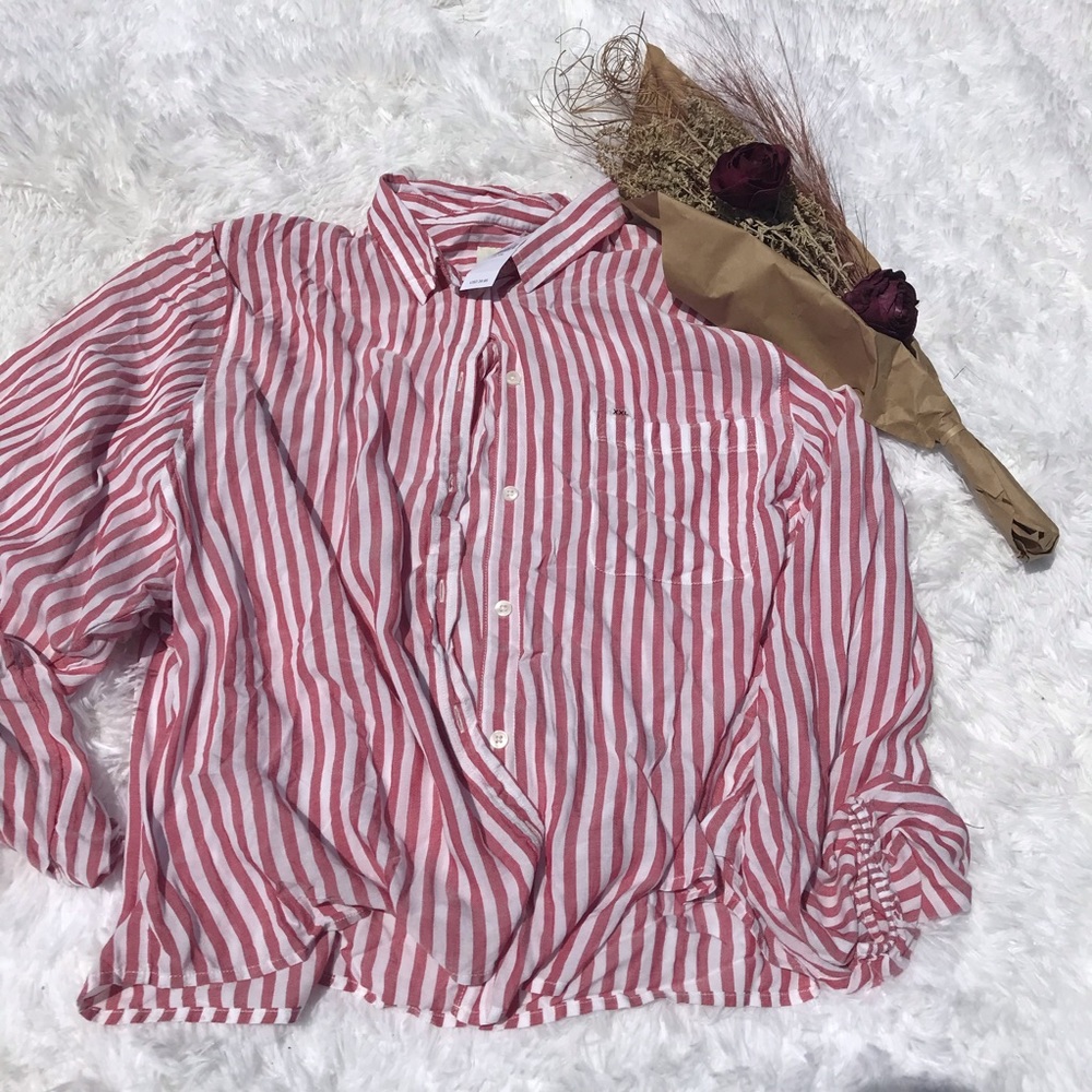 American Eagle Women’s Red Striped Balloon Sleeve Relaxed Fit Top.